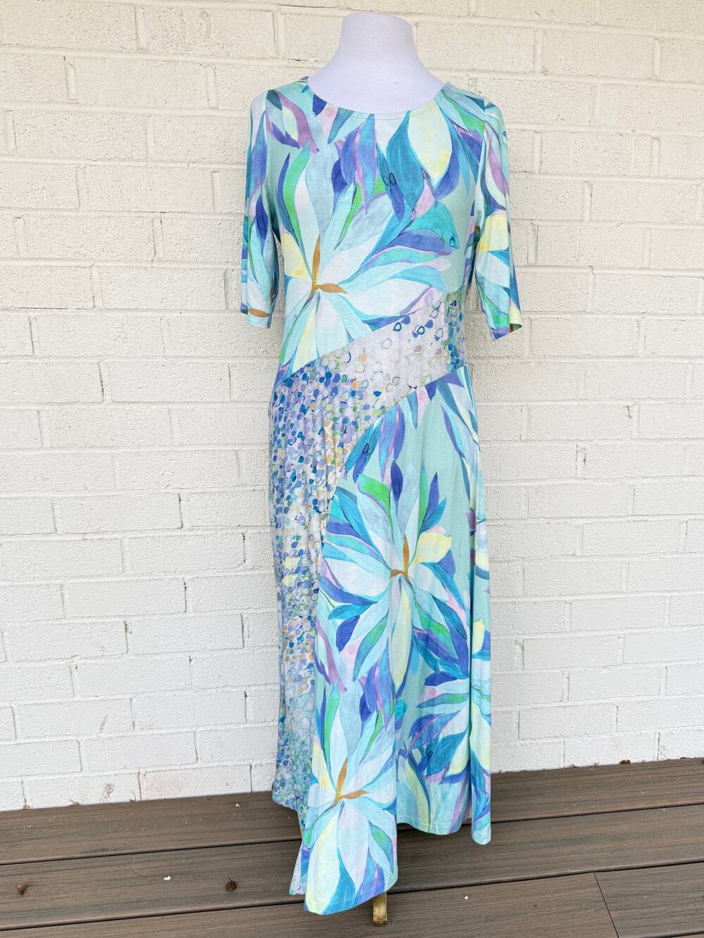 Soft Surroundings Floral Maxi Dress Medium Blue Green SS Stretch Resort Vacation